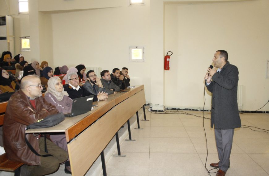 تواصل فعاليات اليوم التحسيسي حول القرار 1275 “شهادة جامعية_ براءة اختراع” بجامعة الجيلالي بونعامة مع طلبة كلية العلوم الاجتماعية والإنسانية