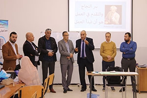 Le Professeur Berabah Mohamed Echeikh, supervise le lancement des formations au profit des étudiants porteurs de projets innovants dans le cadre de la « Résolution 1275 ».